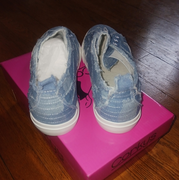 Corky's Babalu Lihht Demin Patches Slip in Sneaker- size 8 - Picture 3 of 4